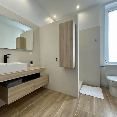 Le Varsovie ※ 4 Balcons * Carcassonne